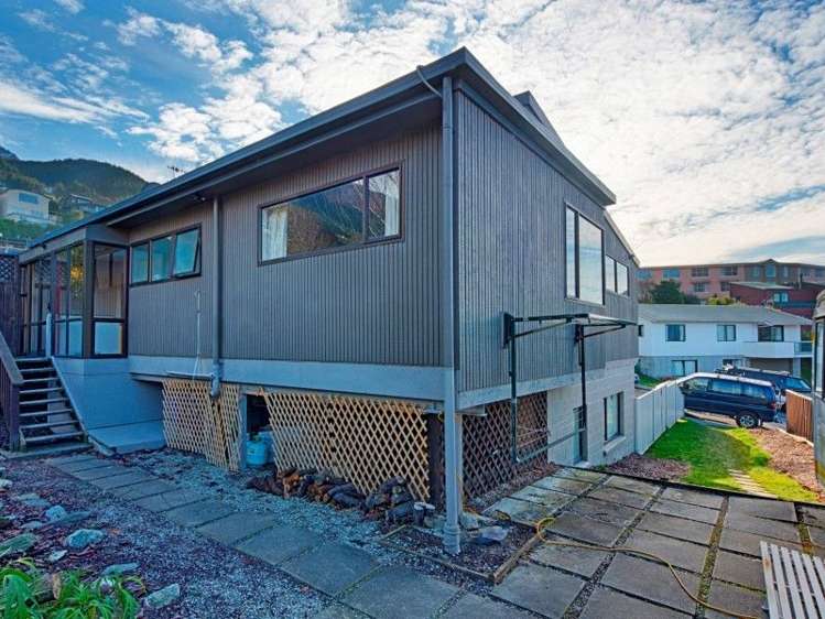 2b Thorn Crescent Fernhill/Sunshine Bay_24