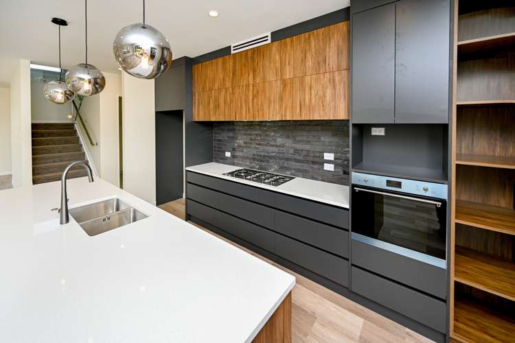 2 Wheki Place Swanson_19