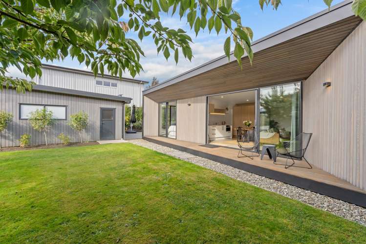 12 Flora Dora Parade Lake Hawea_17