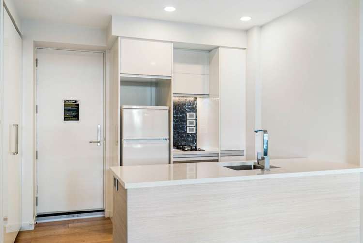 203/10 Lion Place Epsom_3