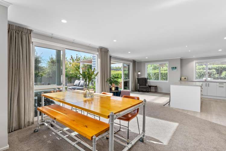 4 Spitfire Drive Burleigh_14
