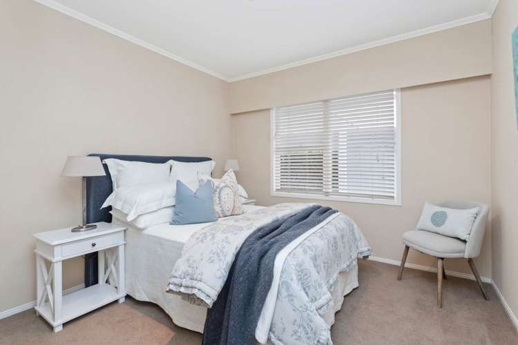 11 Seymour Road Mellons Bay_20