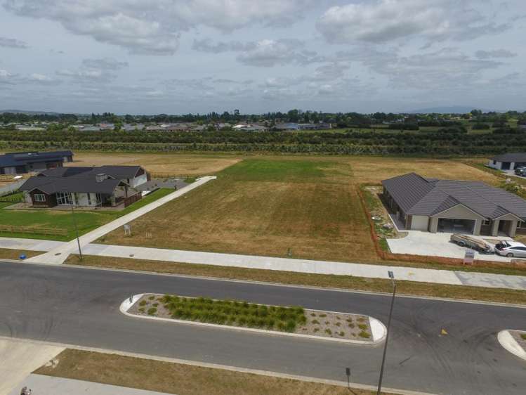 29 Alan Livingston Drive Cambridge_12