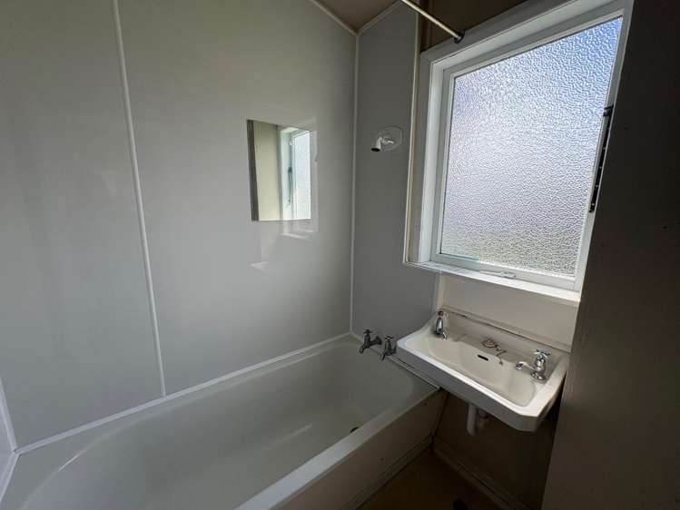 12 Miro Street 10516_7