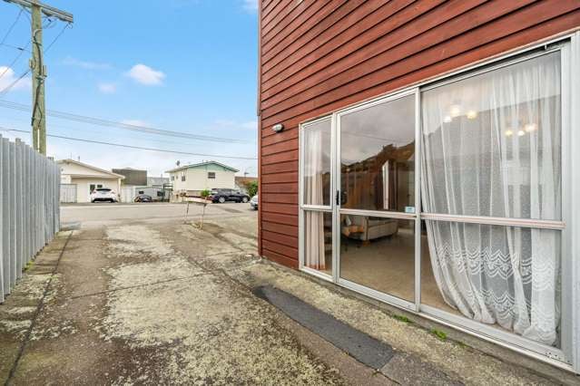 2 BEDROOM TOWNHOUSE - BEO $495,000