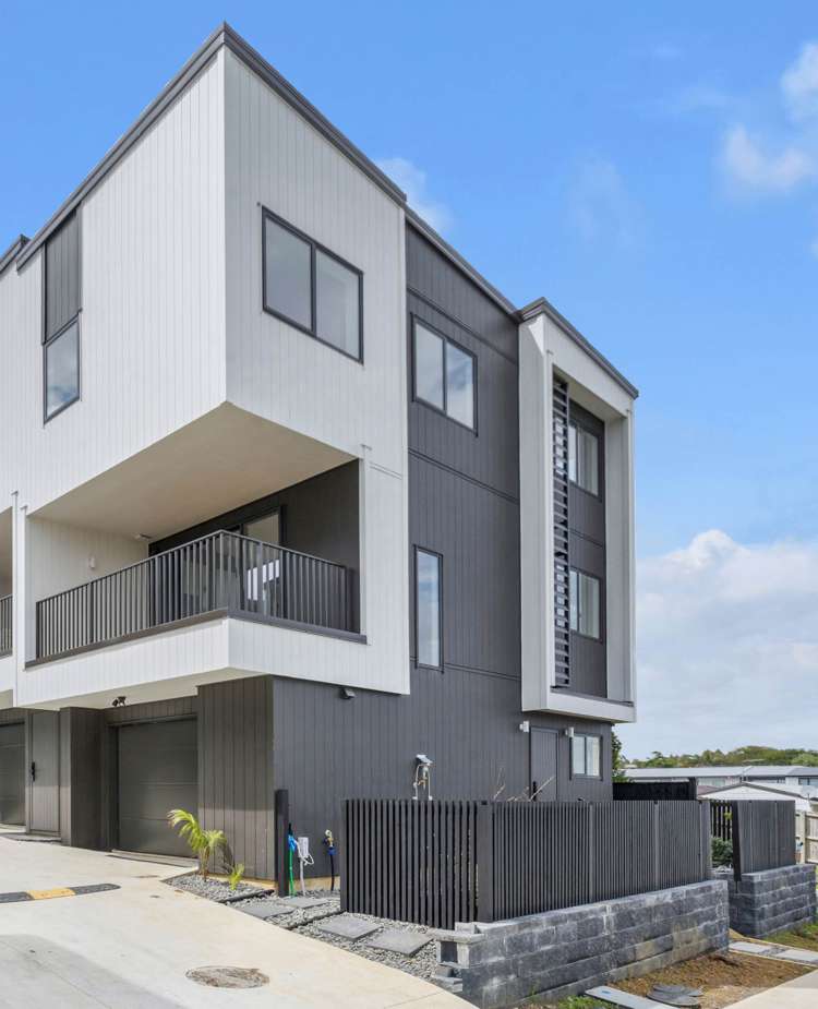 24 A-I Great South Road Manurewa_40