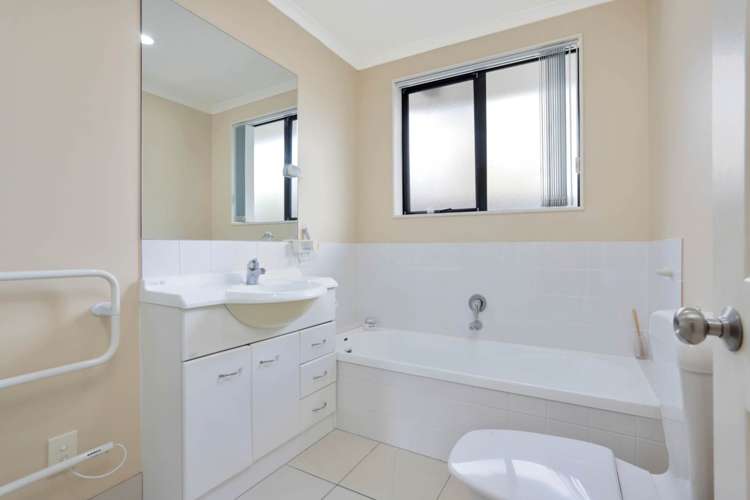 14 Natasha Lane Henderson_15