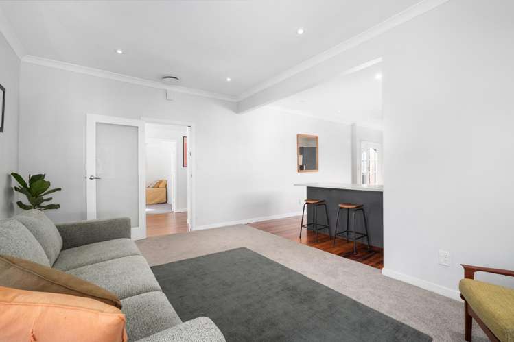 544 Broadway Strathmore Park_12