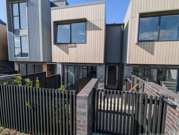 65 Bearing Parade Long Bay_1