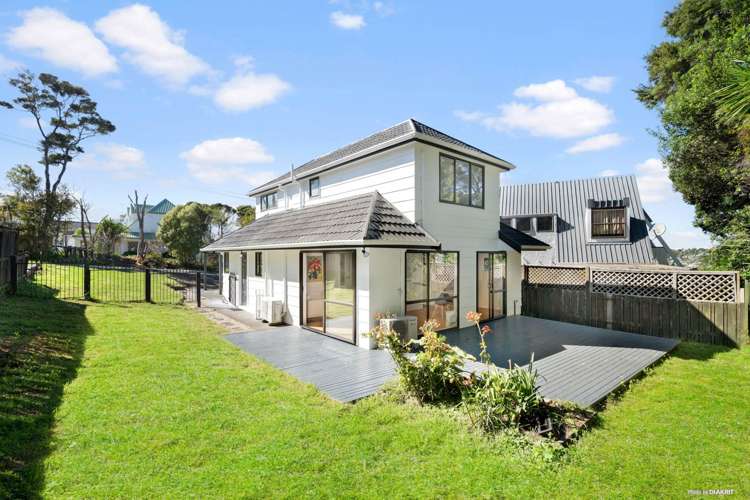 2/104A Manuka Road_0