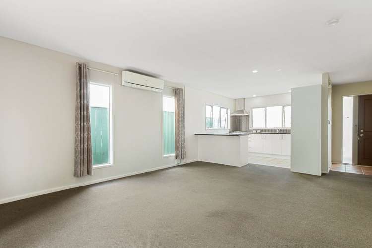 13/4 Ambrico Place New Lynn_4