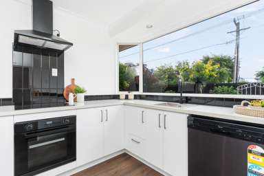 1/145 Simeon Street_2