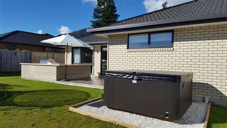 195 Waikawa Road Waikawa_11