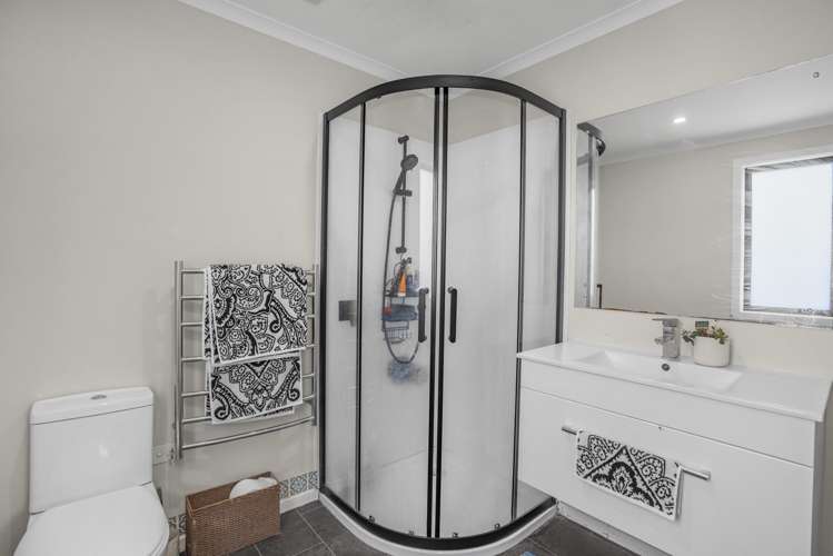 31 Fraser Colman Grove Wainuiomata_10