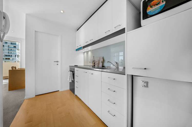 9B/32 Eden Crescent City Centre_4