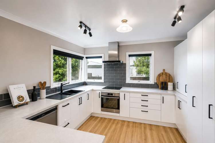 8 Neeve Place Taradale_5