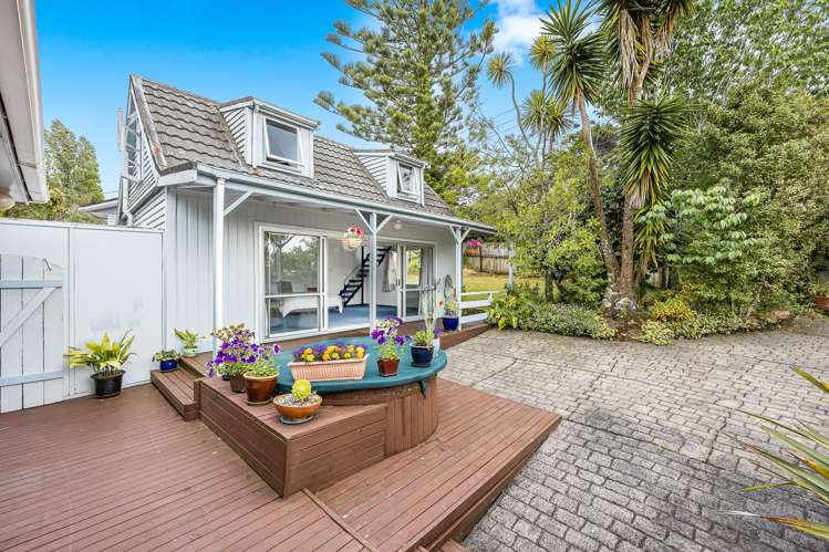 156 Godley Road Titirangi_17