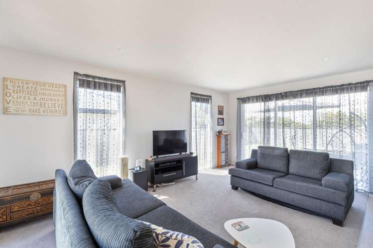 6 Toutouwai Lane Inglewood_10