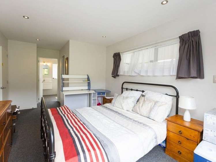 33 Forest Road Pinehaven_16