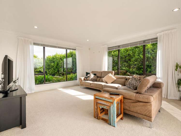 57 Somerton Drive Huntington_9