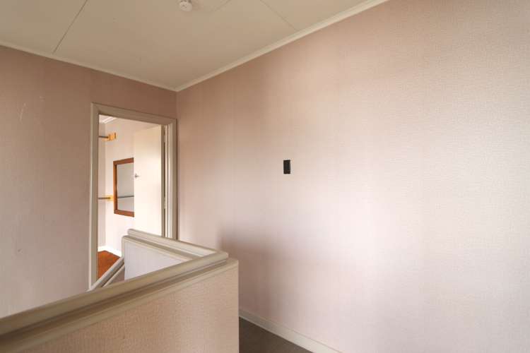 327 North Road Waikiwi_19