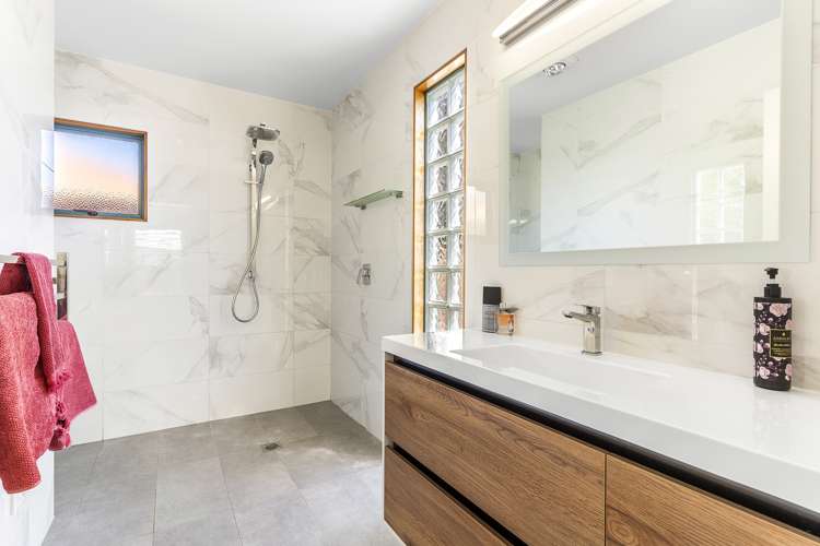 42 Bahamas Key Papamoa_18