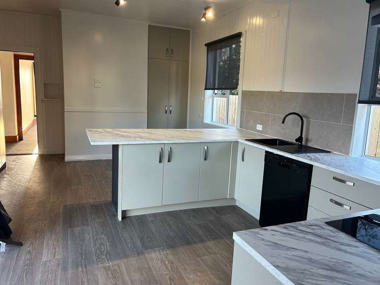 25 Walshs Road Allenton_4