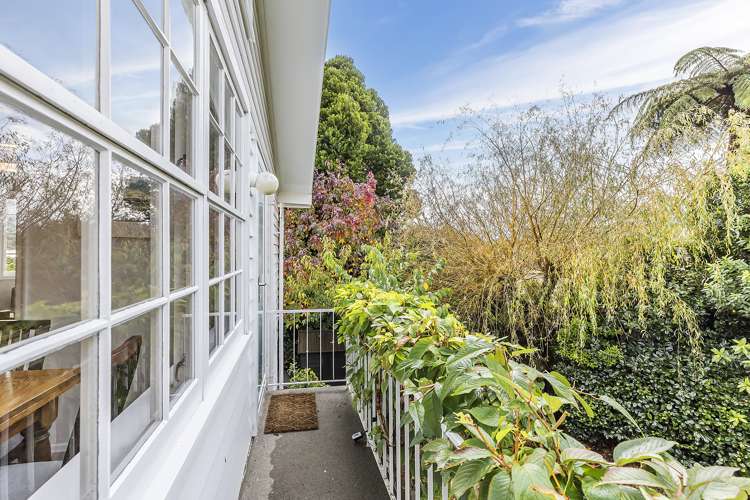 5a Ridd Crescent Karori_16