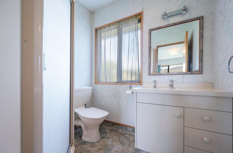 74 Aldinga Avenue Stoke_14