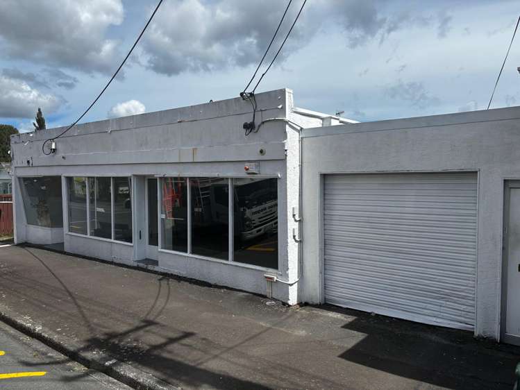 134-136 Main Road Wainuiomata_7