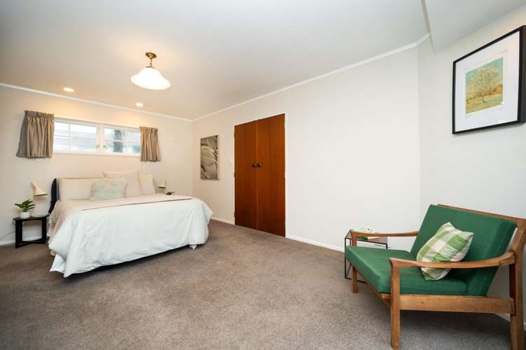 12 Newnham Court Tawa_19