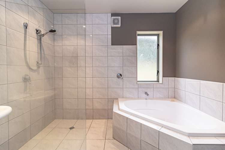 2 Diana Place Otamatea_17