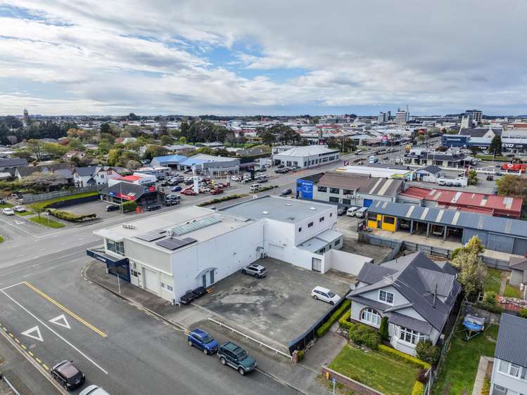 228 Dee Street and 11 Earnslaw Street Avenal_7