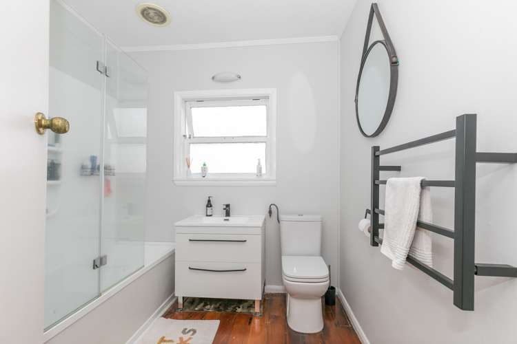 67 Lake Crescent Hamilton Lake_8