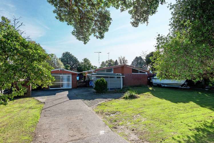 2/103 Botany Road Botany Downs_5