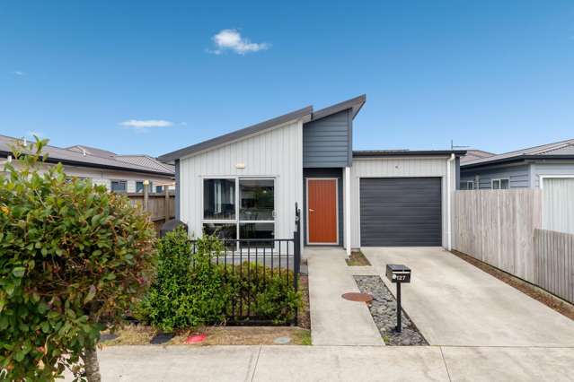 Standalone Freehold - Owners Moving to Christchurch - 5 Year Master Build Warranty