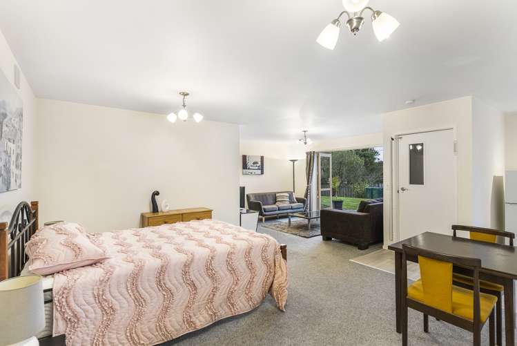 32 Rivervale Grove Stanmore Bay_15