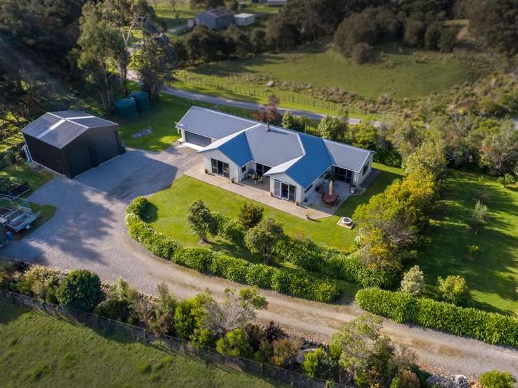 5523 Masterton Castlepoint Road Masterton_18