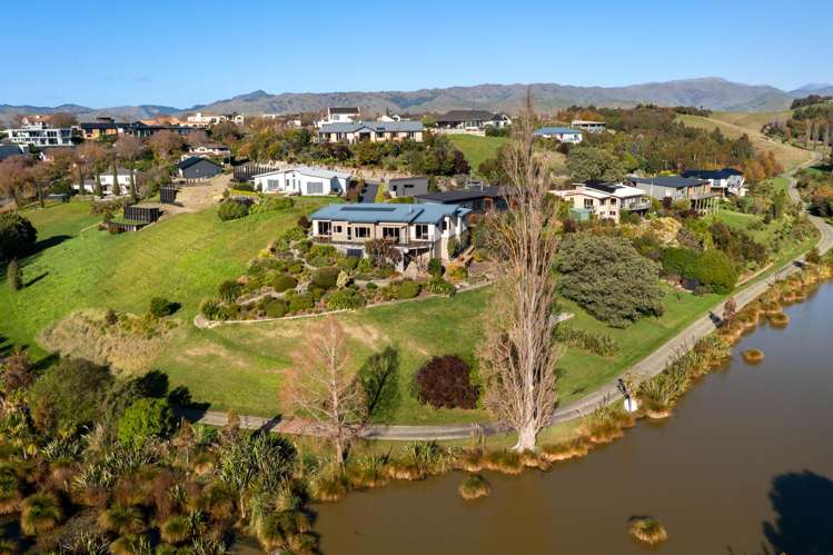12 Lake View Place Fairhall_36