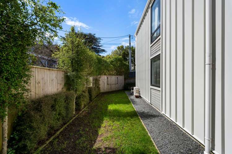 8-50 Friend Street Karori_23