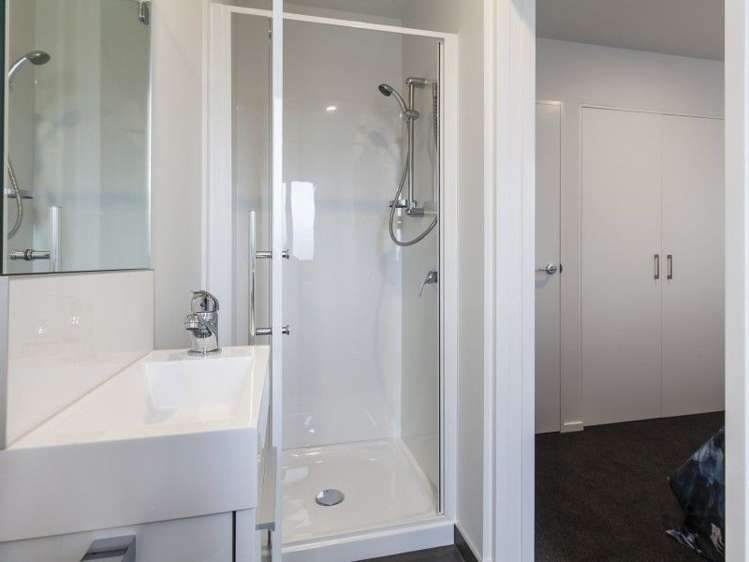 27/17 Bunyan Street Waltham_6