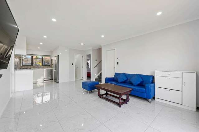 As New 4 Bedroom Freehold 3 Carpark Home