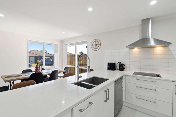 4 Captain Mitchell Drive Opaheke_5