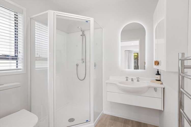 2 Esther Place Red Beach_18