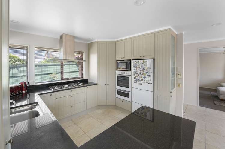 23 Stead Crescent Stoke_4