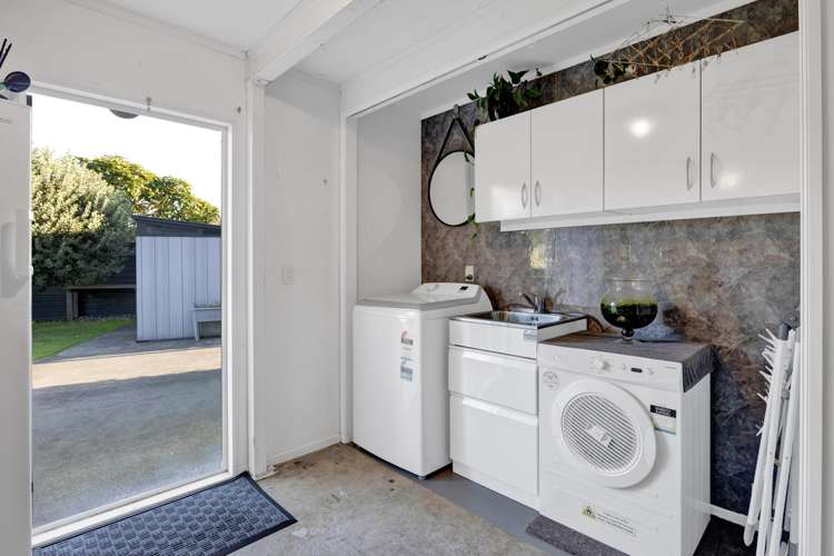 283 Glover Road Hawera_38