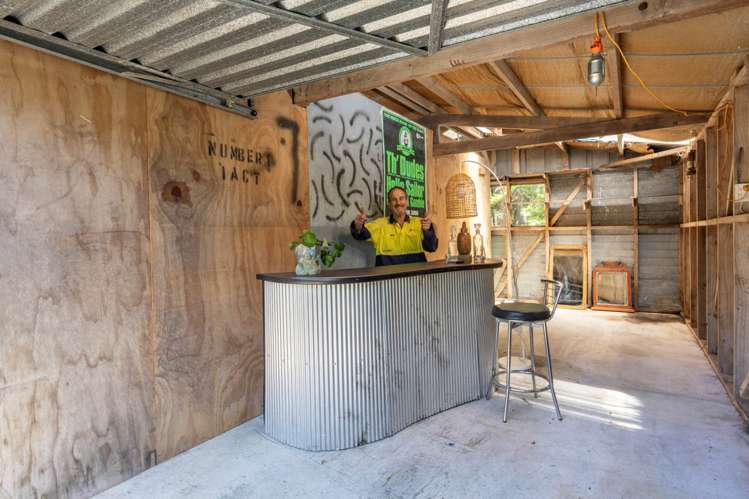 21 Te Ahuahu Road Piha_11