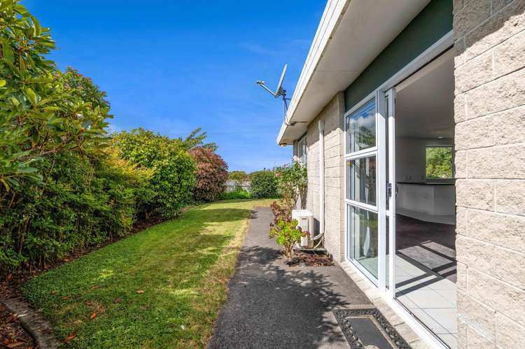 23 Swansea Road Stratford_14