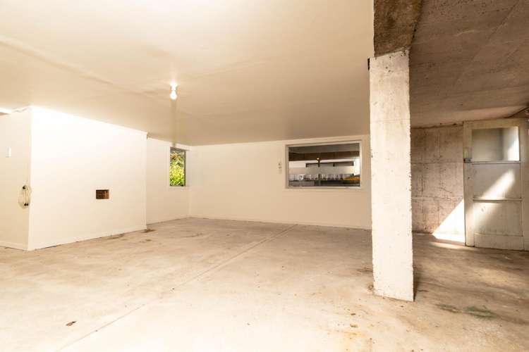 40 Roseberry Avenue 10868_9