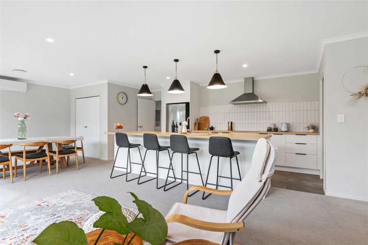 6 Kipling Crescent Owhata_2